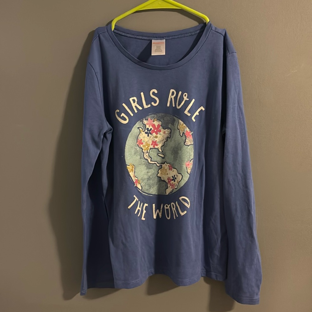 Purple long sleeve tee Gymboree size 10/12  Girls rule the world